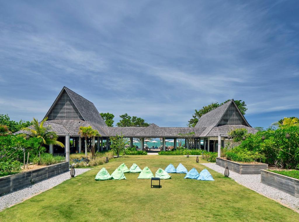 Anantara 13